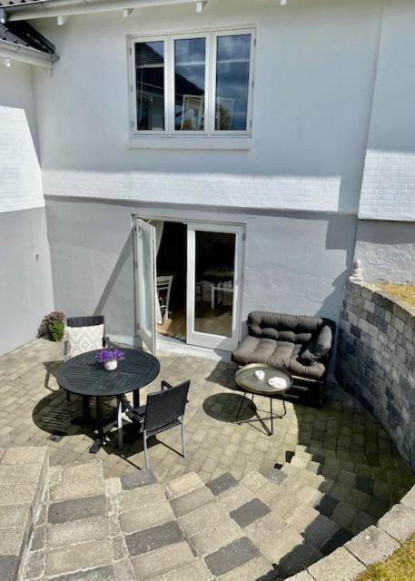 Havgassens Apartment Saeby  Bagian luar foto